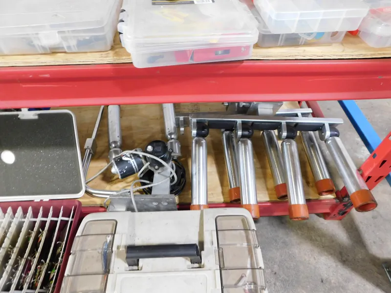 Slide: The Image of Cutwater C-24 2017 - 117