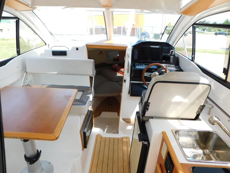 Slide: The Image of Cutwater C-24 2017 - 52