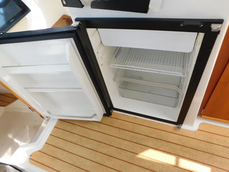 Slide: The Image of Cutwater C-24 2017 - 59