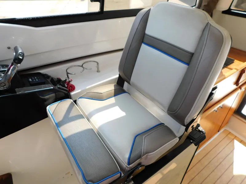 Slide: The Image of Cutwater C-24 2017 - 61