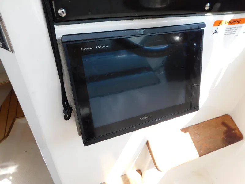 Slide: The Image of Cutwater C-24 2017 - 66