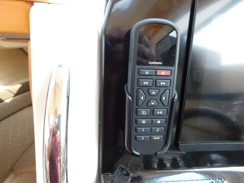 Slide: The Image of Cutwater C-24 2017 - 67