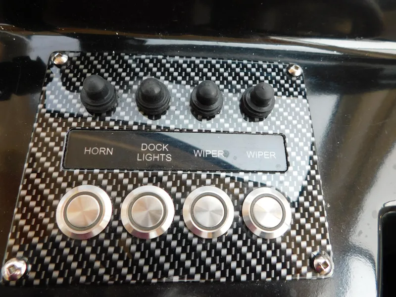 Slide: The Image of Cutwater C-24 2017 - 68