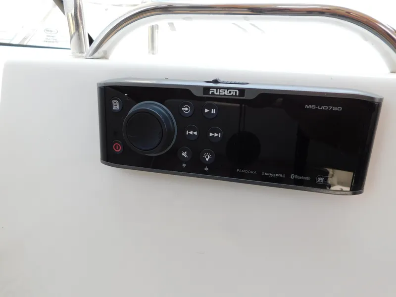 Slide: The Image of Cutwater C-24 2017 - 75