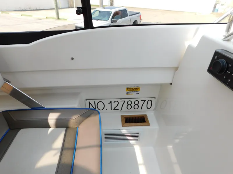 Slide: The Image of Cutwater C-24 2017 - 77