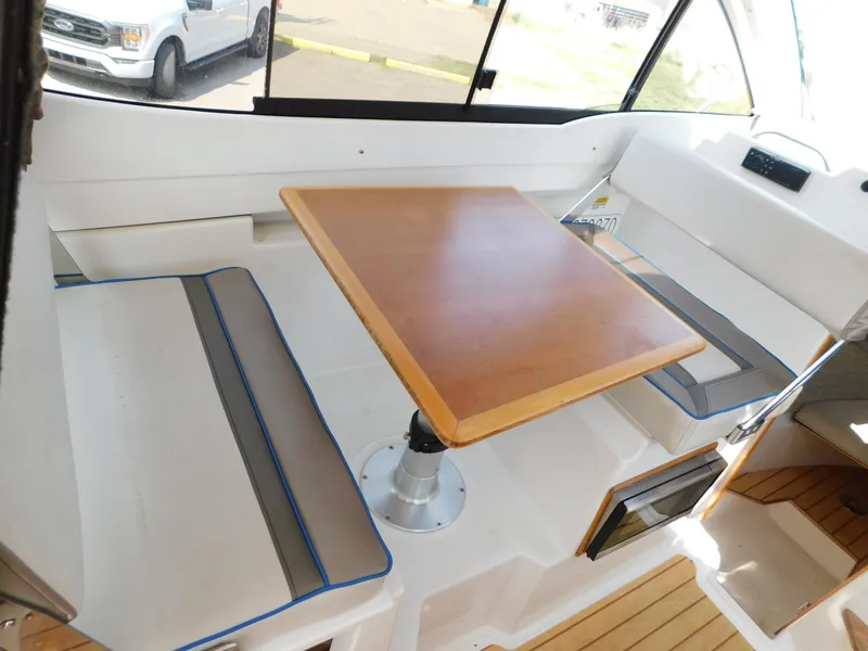 Slide: The Image of Cutwater C-24 2017 - 80