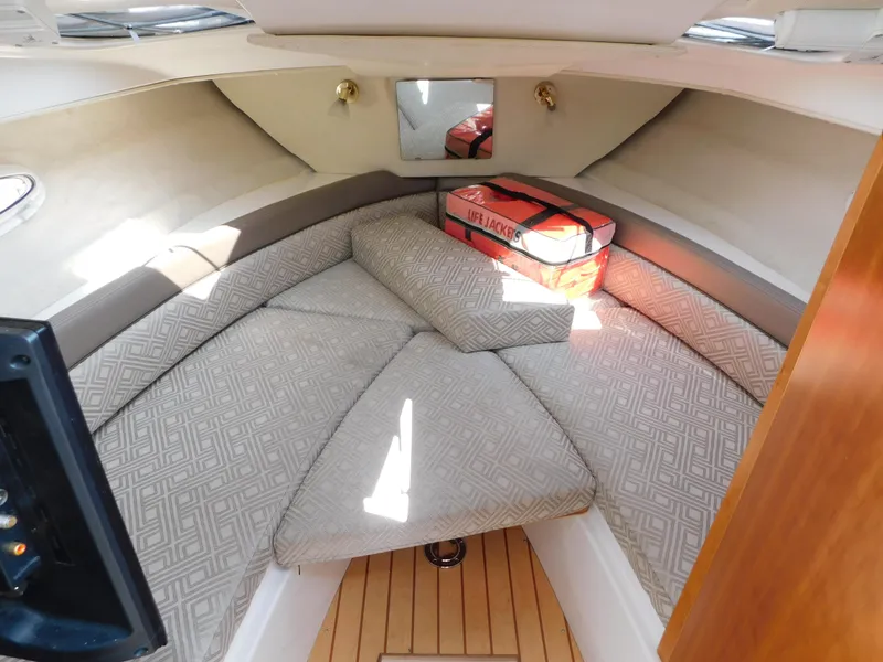 Slide: The Image of Cutwater C-24 2017 - 87