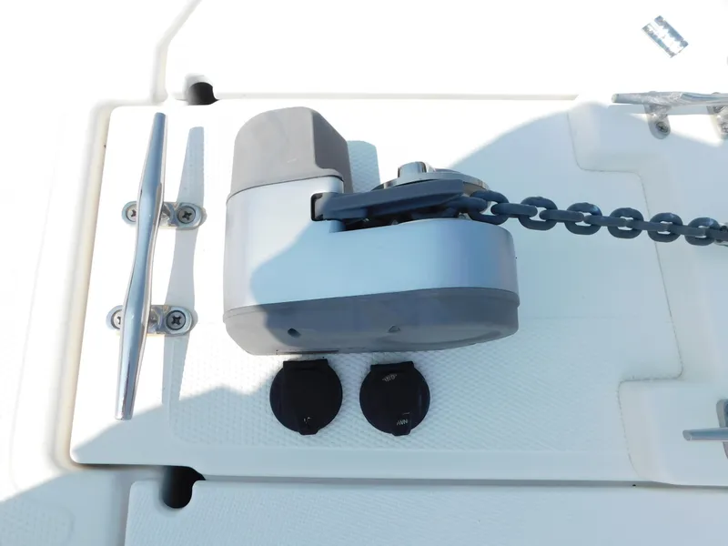 Slide: The Image of Cutwater C-24 2017 - 97