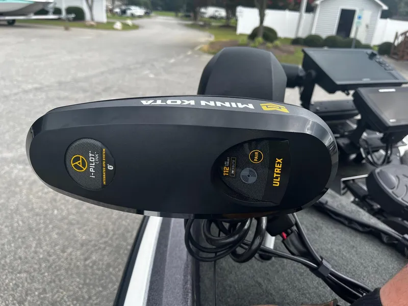 Slide: The Image of Minn Kota Ultrex trolling motor on 2024 Skeeter ZXR 20 boat, featuring i-Pilot Link system. - 19