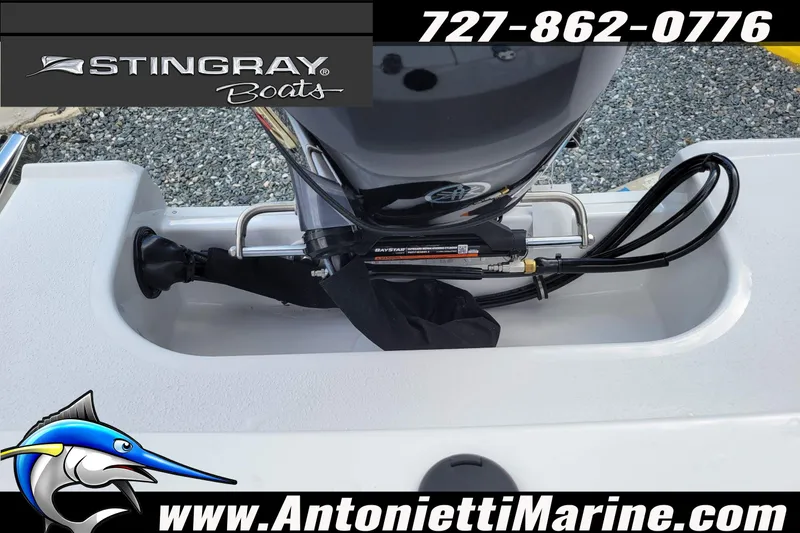 Slide: The Image of 2026 Stingray 173CC boat engine detail at Antonietti Marine. - 38