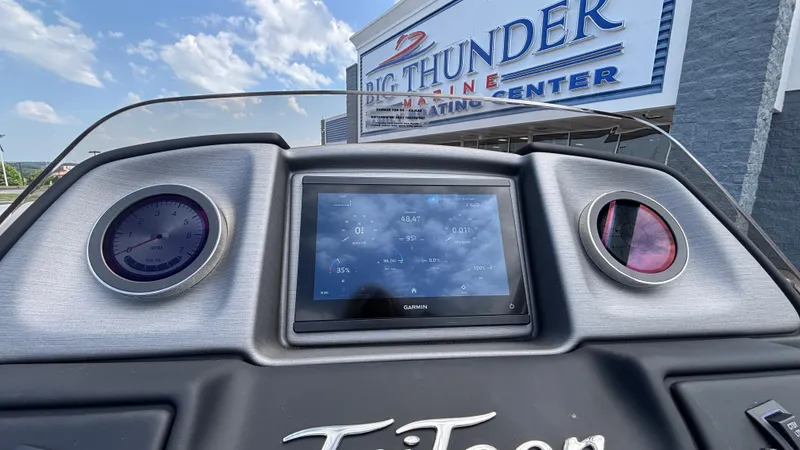Slide: The Image of Dashboard of 2025 JC Neptoon 25TT Sport at Big Thunder Marine Center. - 24