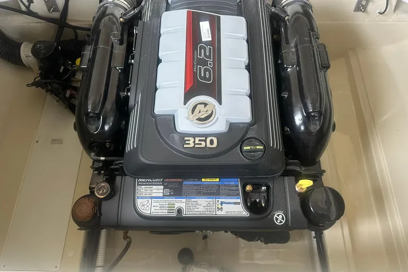 Slide: The Image of Engine of 2026 Chris-Craft Sportster 25, featuring a 6.2L Mercury 350 horsepower motor. - 33