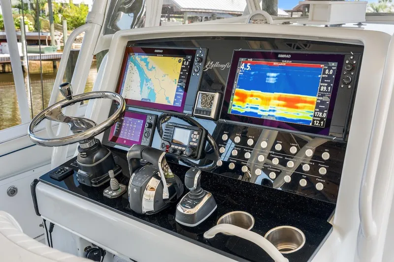 Slide: The Image of Yellowfin 39 Offshore 2013 - 75