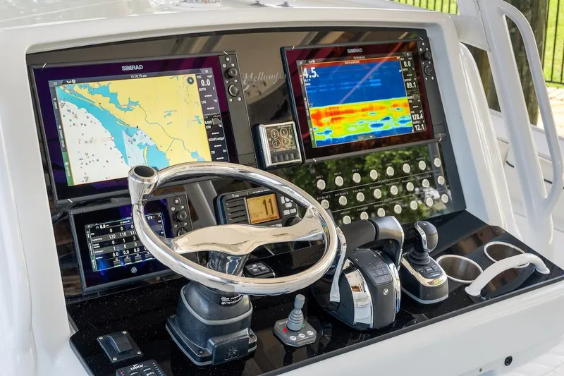 Slide: The Image of Yellowfin 39 Offshore 2013 - 80