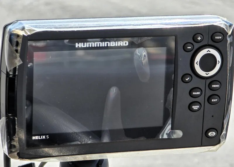 Slide: The Image of Fishfinder display on 2023 Sun Tracker SportFish 22 XP3 boat. - 22