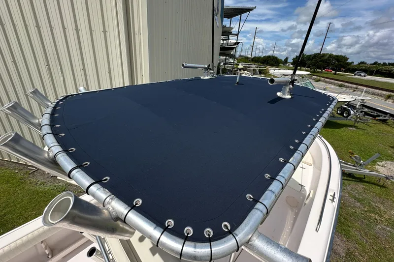 Slide: The Image of Grady-White Fisherman 222 2004 - 51