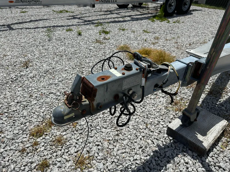 Slide: The Image of Grady-White Fisherman 222 2004 - 53