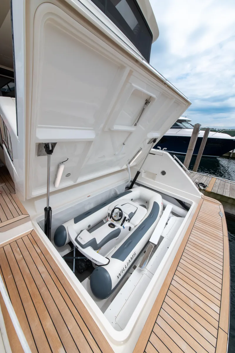 Slide: The Image of Maritimo M55 2024 - 86