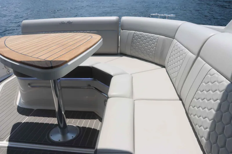 Slide: The Image of Sea Ray 320 Sundancer 2023 - 26