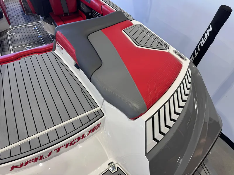Slide: The Image of Nautique Super Air Nautique G23 2018 - 10