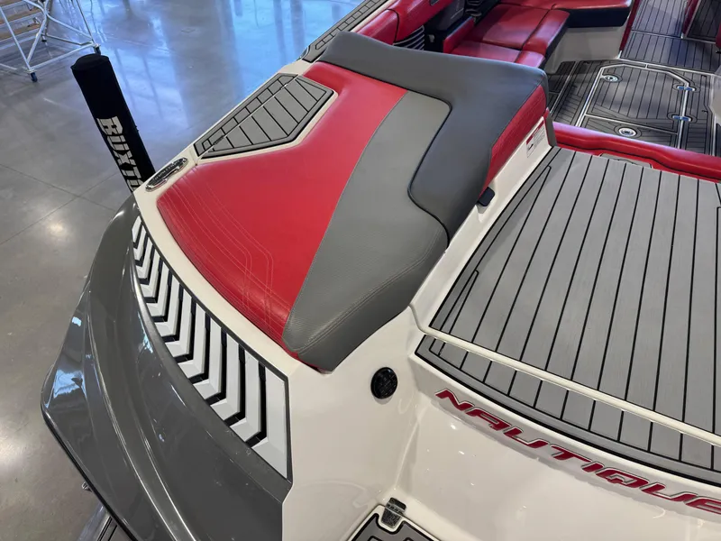 Slide: The Image of Nautique Super Air Nautique G23 2018 - 11