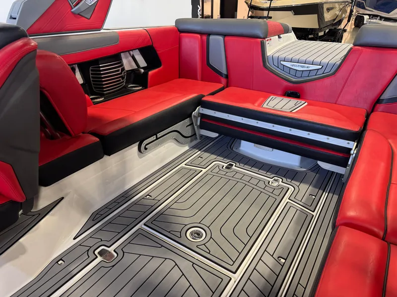 Slide: The Image of Nautique Super Air Nautique G23 2018 - 14