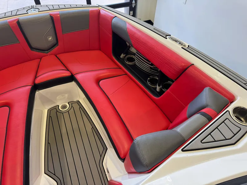 Slide: The Image of Nautique Super Air Nautique G23 2018 - 17