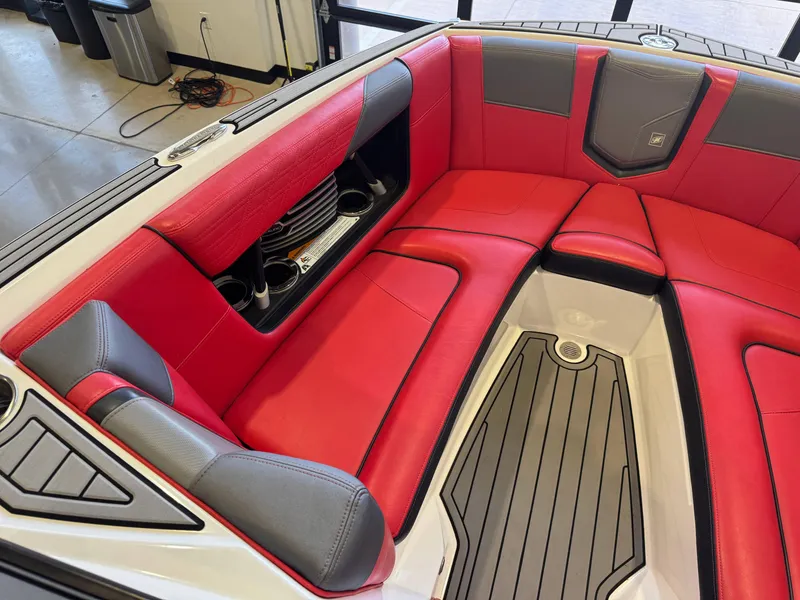 Slide: The Image of Nautique Super Air Nautique G23 2018 - 18