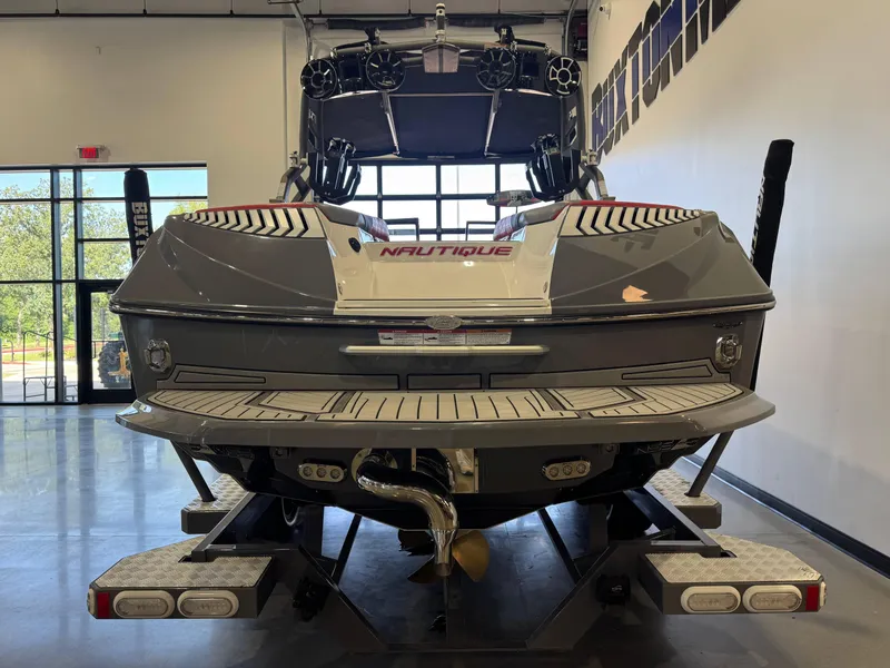 Slide: The Image of Nautique Super Air Nautique G23 2018 - 6