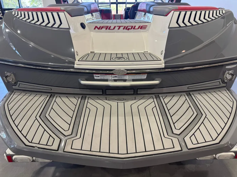 Slide: The Image of Nautique Super Air Nautique G23 2018 - 7