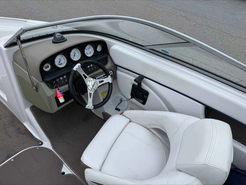 Slide: The Image of Four Winns 200 Horizon 2007 - 10