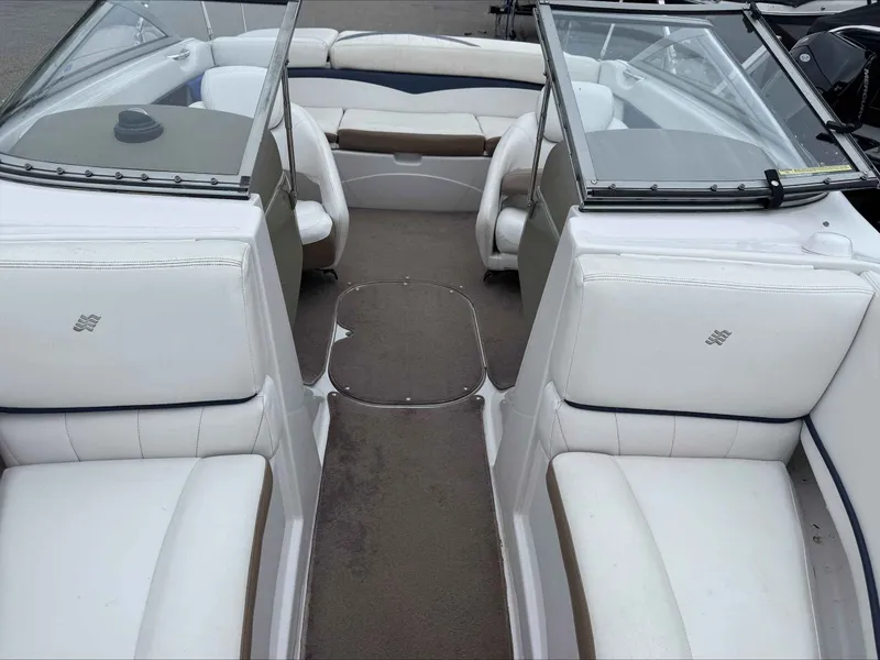 Slide: The Image of Four Winns 200 Horizon 2007 - 11