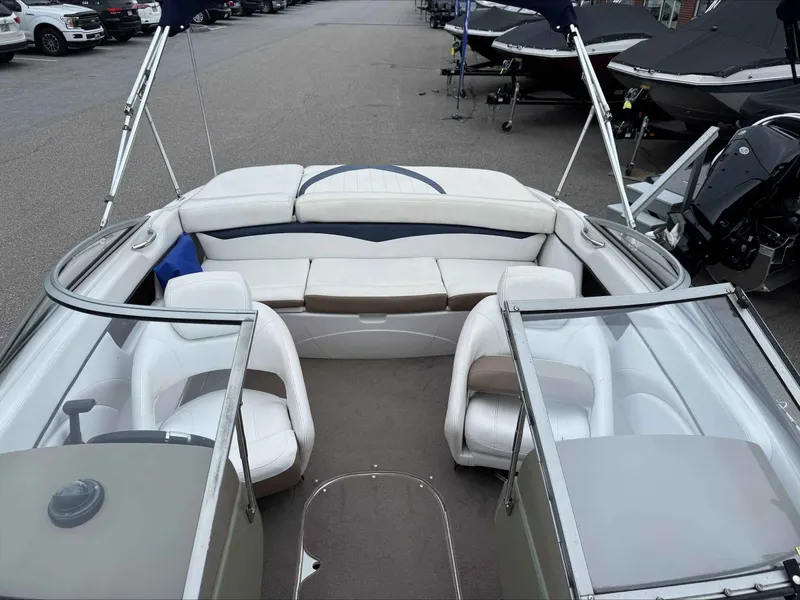 Slide: The Image of Four Winns 200 Horizon 2007 - 8