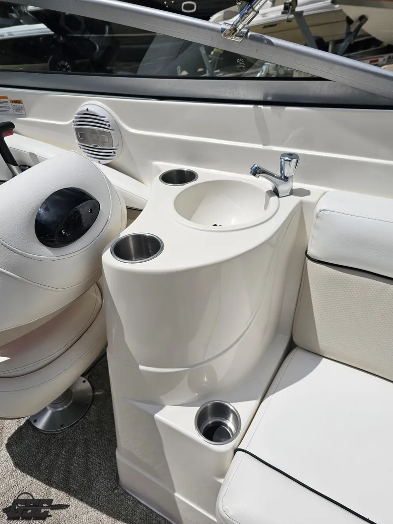 Slide: The Image of Rinker 246 Captiva Bowrider 2007 - 50