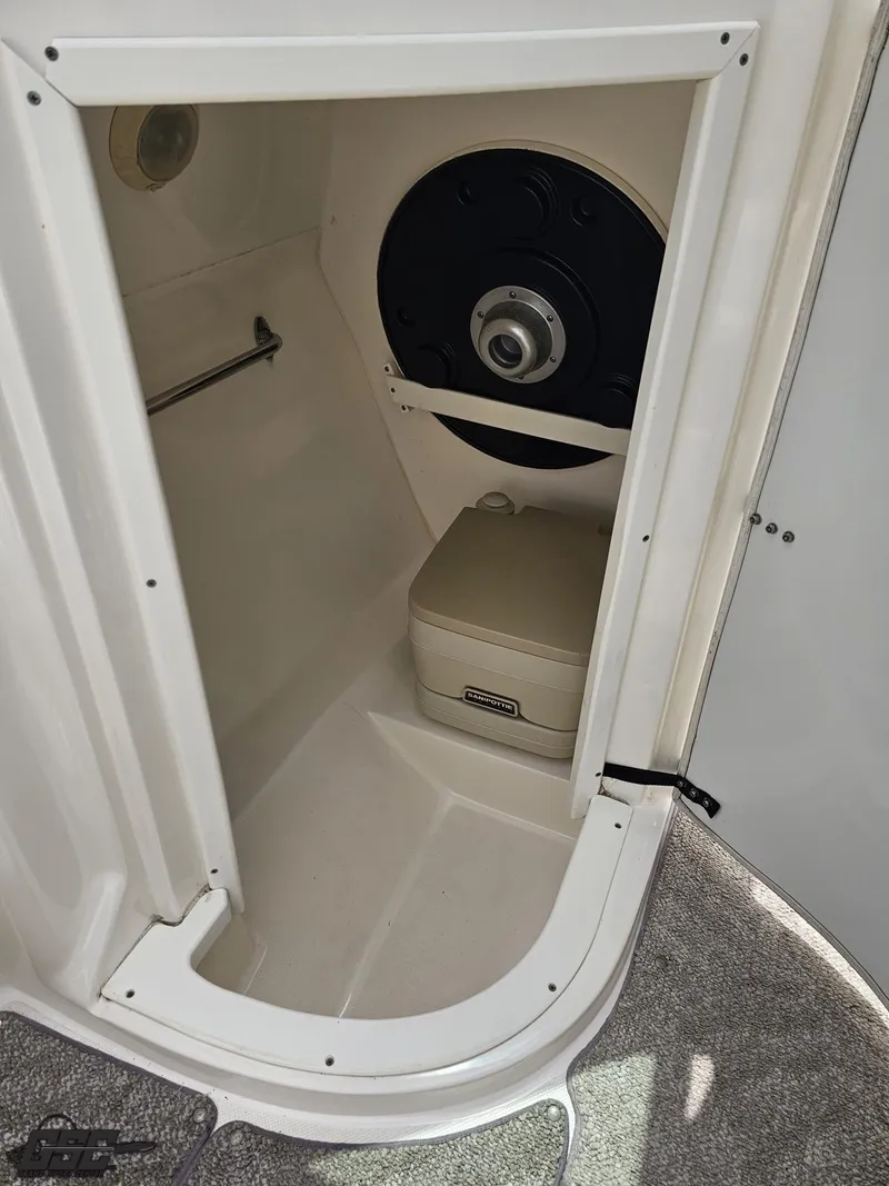 Slide: The Image of Rinker 246 Captiva Bowrider 2007 - 58