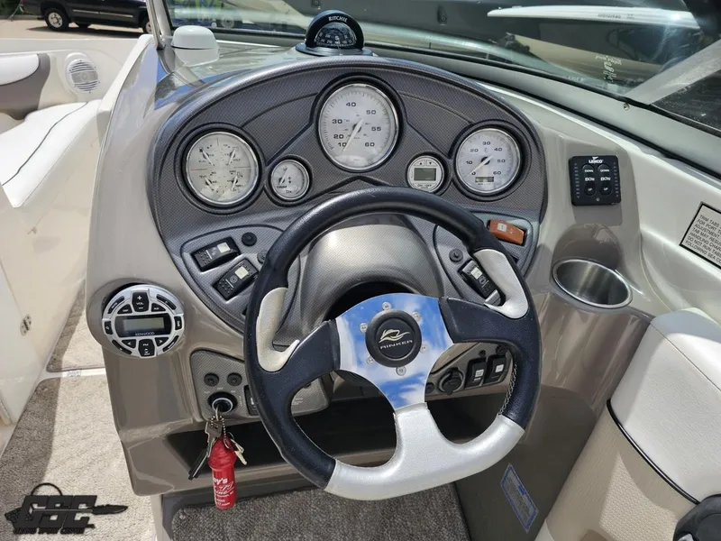 Slide: The Image of Rinker 246 Captiva Bowrider 2007 - 61