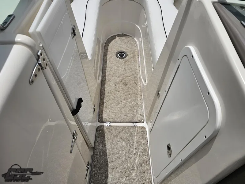Slide: The Image of Rinker 246 Captiva Bowrider 2007 - 66