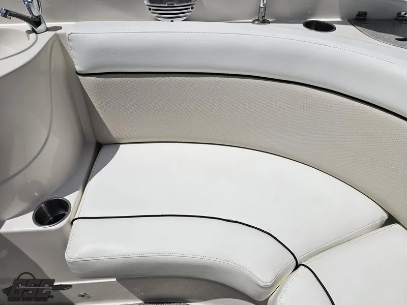 Slide: The Image of Rinker 246 Captiva Bowrider 2007 - 80