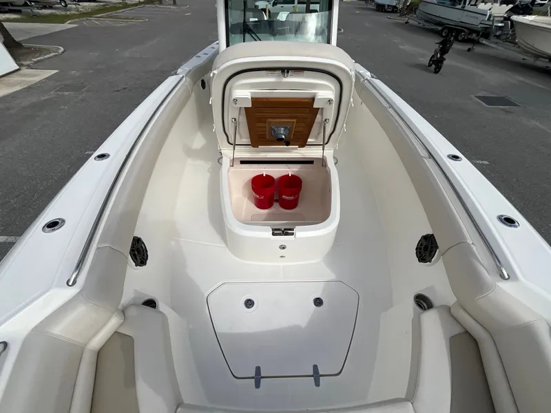 Slide: The Image of Boston Whaler 330 Outrage 2026 - 26