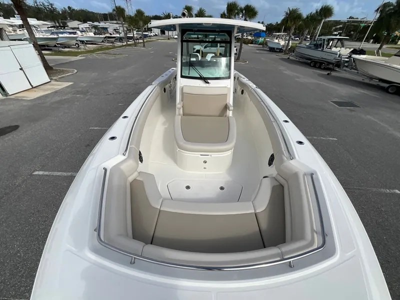 Slide: The Image of Boston Whaler 330 Outrage 2026 - 28