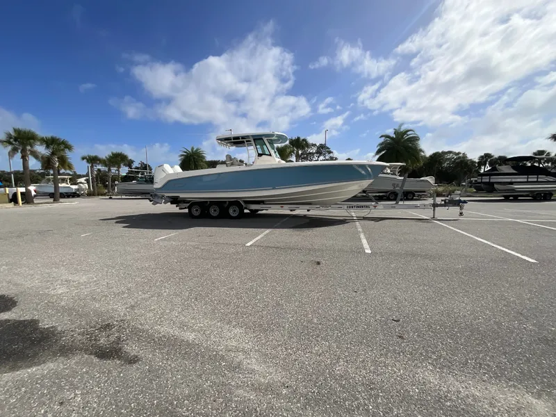 Slide: The Image of Boston Whaler 330 Outrage 2026 - 34