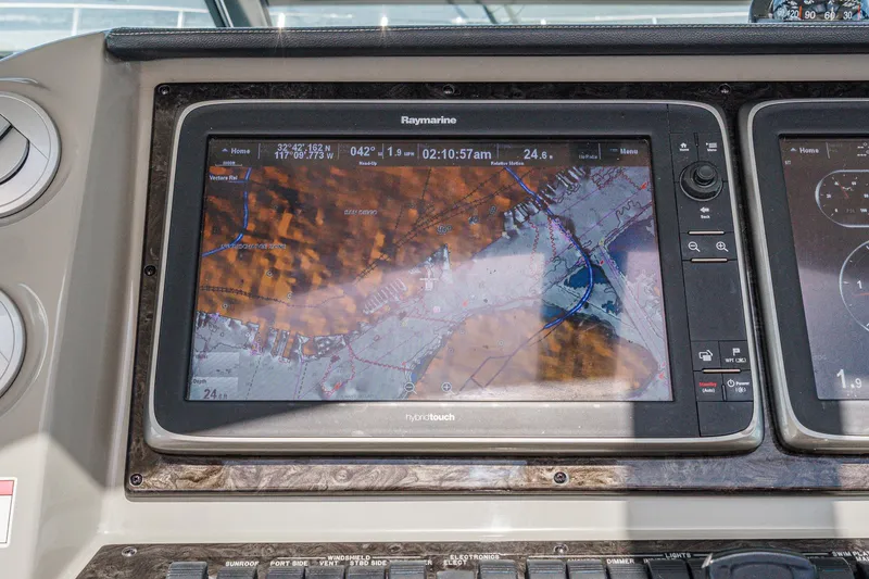 Slide: The Image of Raymarine navigation display on 2014 Sea Ray 540 Sundancer yacht dashboard. - 21