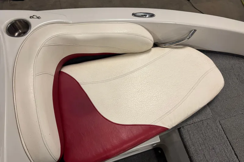 Slide: The Image of White and red boat seat on 2011 Nitro 290 Sport. - 15