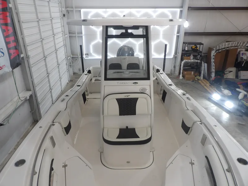 Slide: The Image of Tidewater 232 LXF 2025 - 18