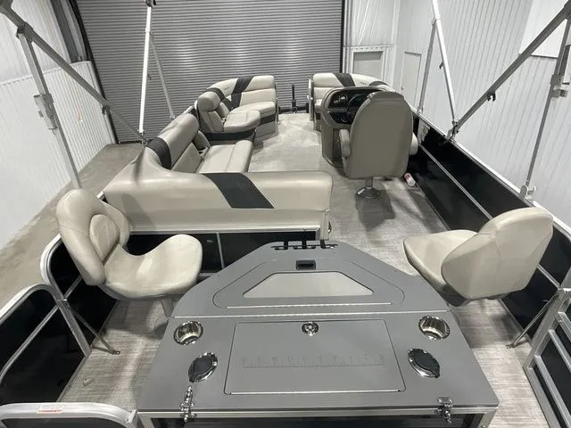 Slide: The Image of Trifecta 22TRFC LE 2022 - 10