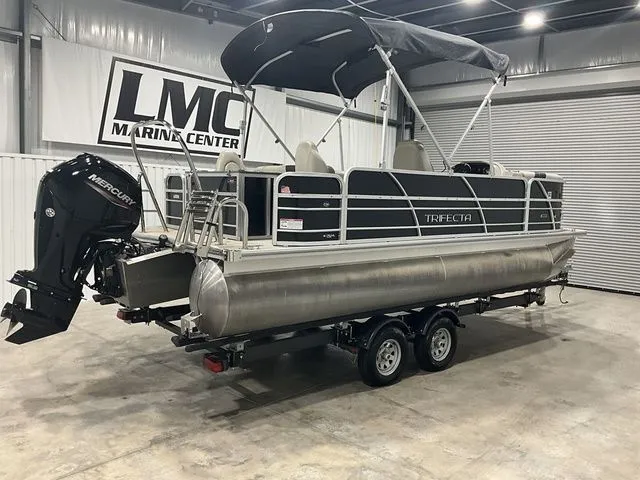 Slide: The Image of Trifecta 22TRFC LE 2022 - 4