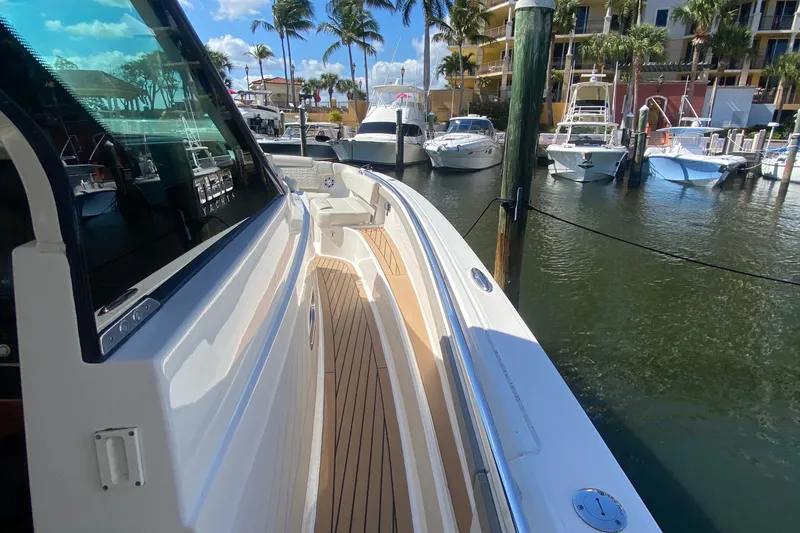 Slide: The Image of Side Deck Walkway - 29