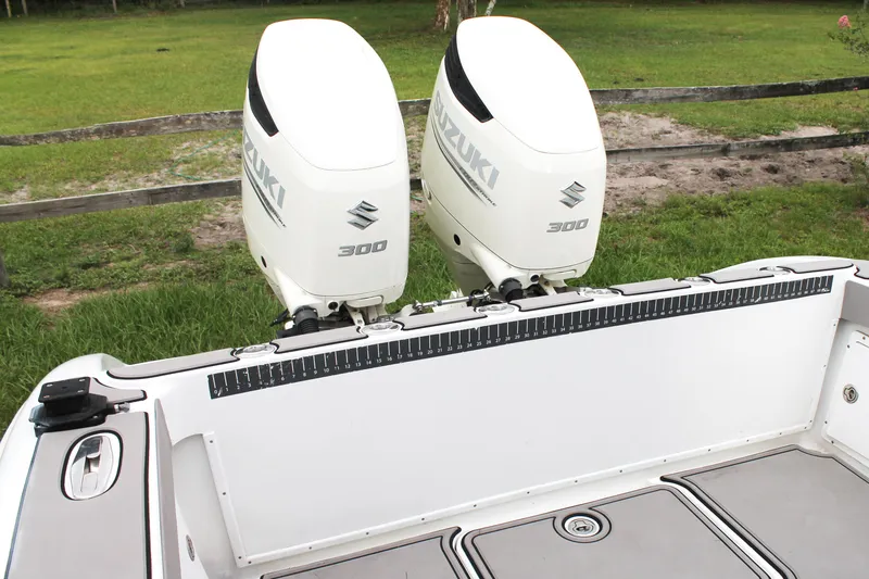 Slide: The Image of 2005 Yellowfin 31 Open boat with dual Suzuki 300 outboard engines. - 36