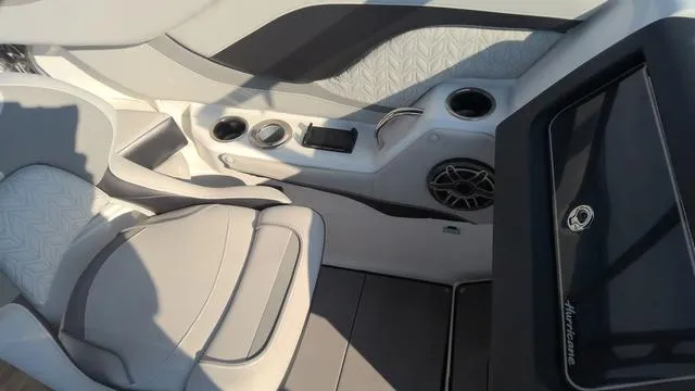 Slide: The Image of Hurricane SunDeck 2600 OB 2024 - 10