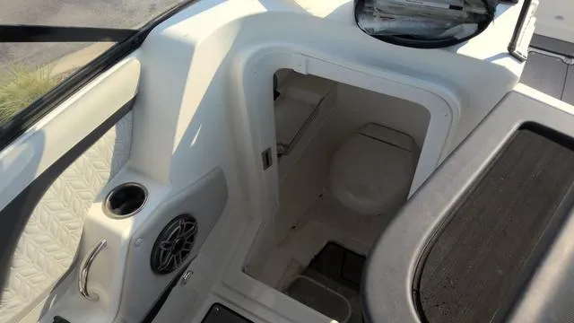 Slide: The Image of Hurricane SunDeck 2600 OB 2024 - 11